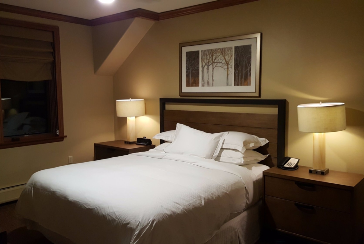 Hilton Grand Vacations Valdoro Mountain Lodge Bedroom