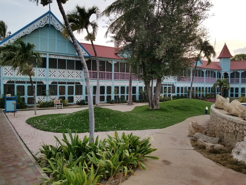 Divi Flamingo Beach Resort and Casino Outside
