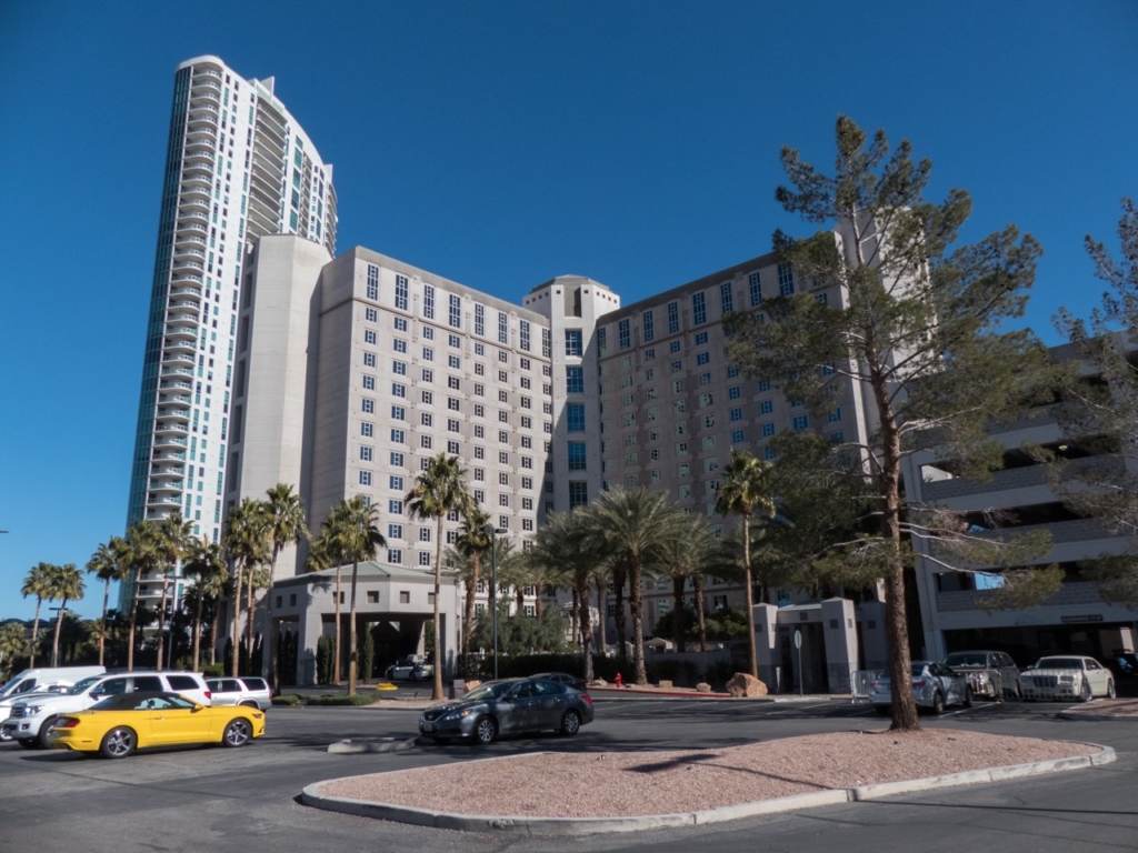 Hilton Grand Vacations On Paradise Building