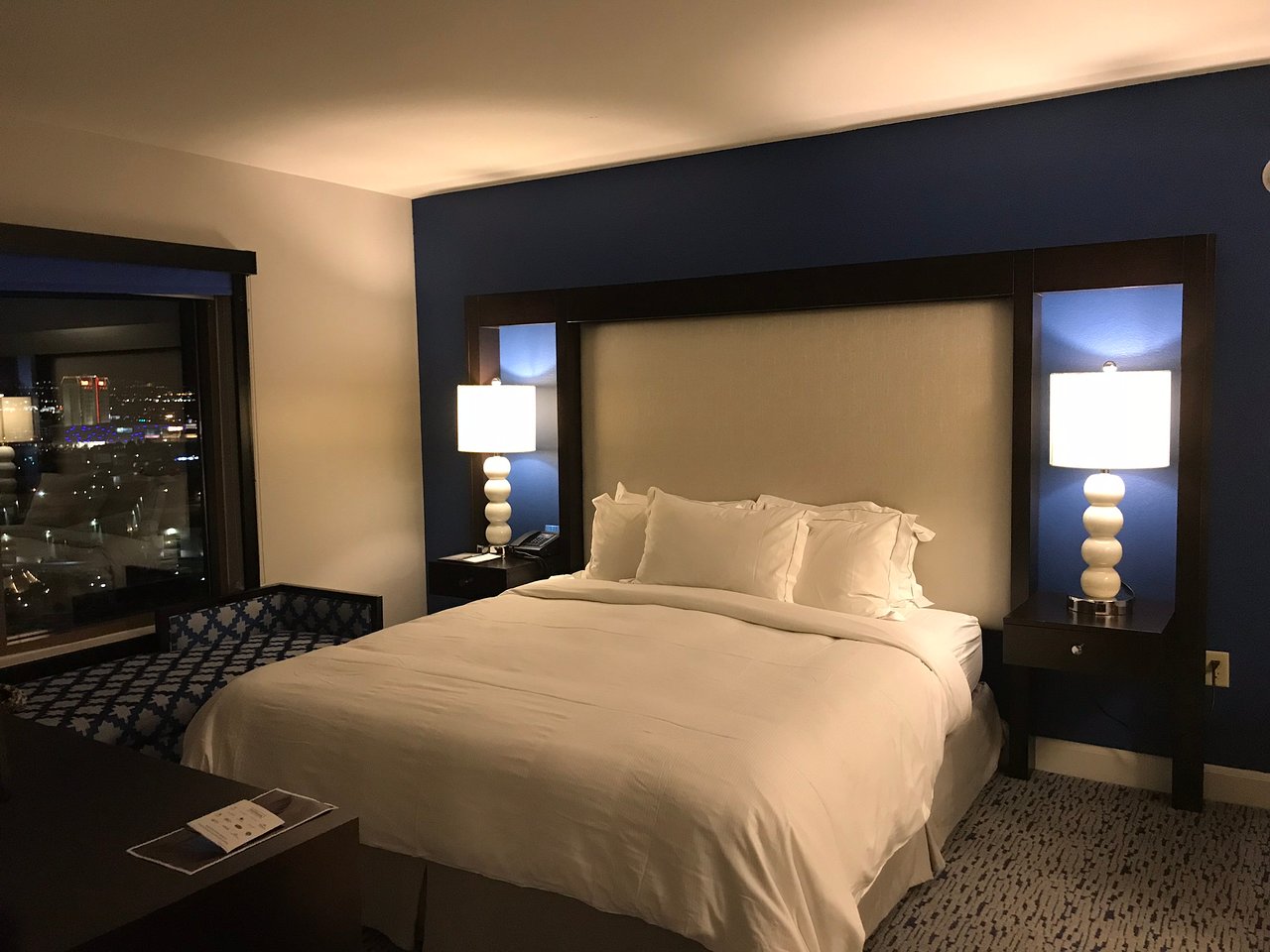 Hilton Grand Vacations on the Las Vegas Strip Bedroom