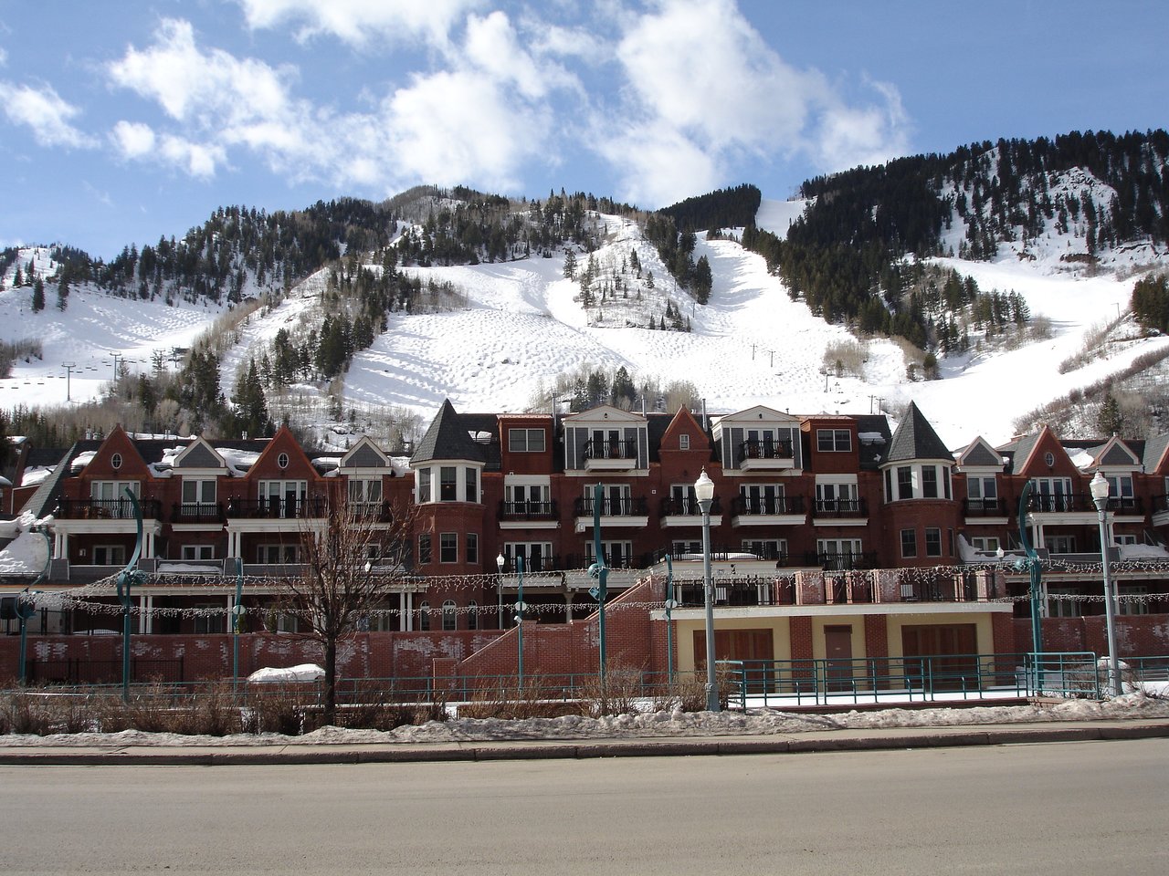 Hyatt Grand Aspen Exterior