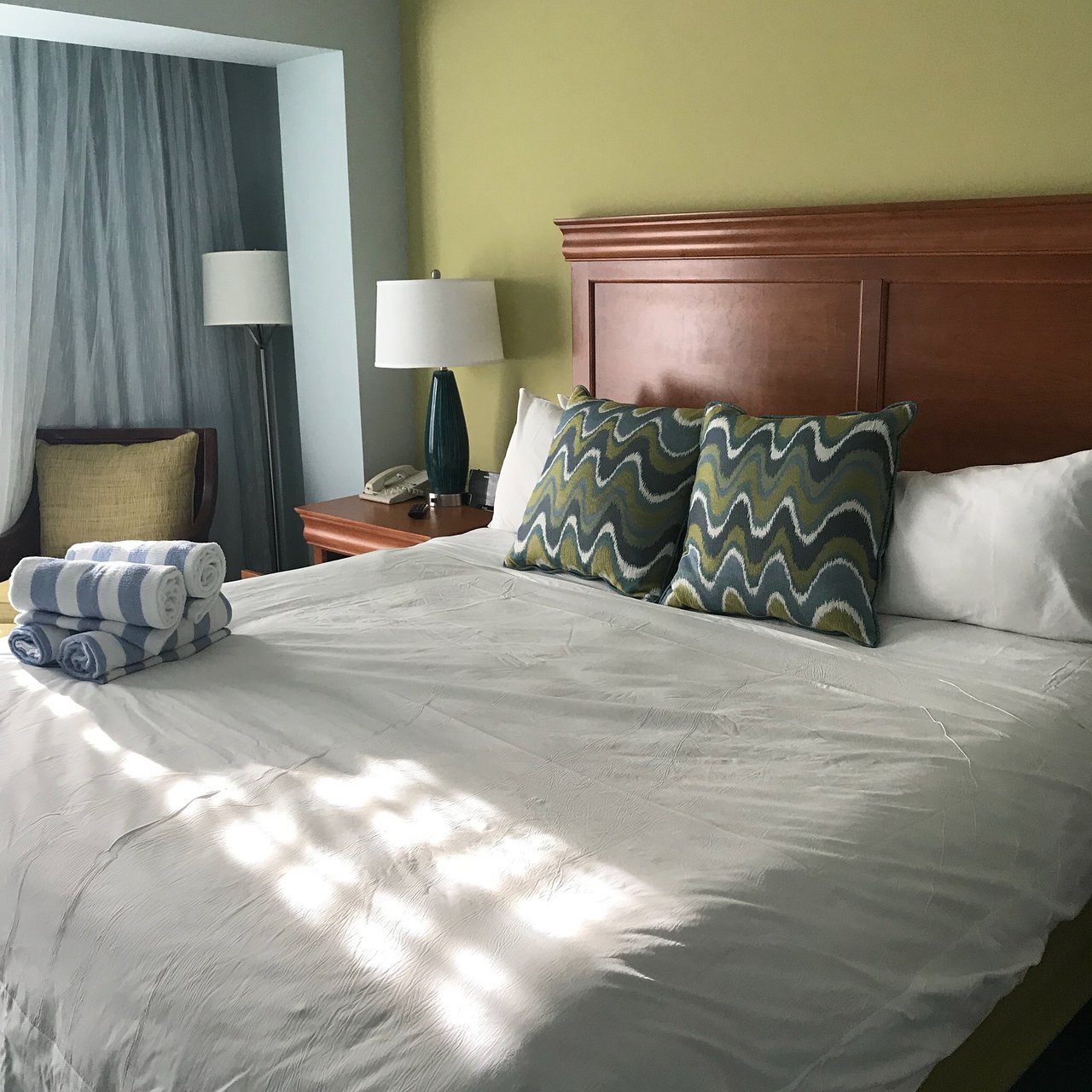 Marriott's Sunset Pointe At Shelter Cove Bedroom
