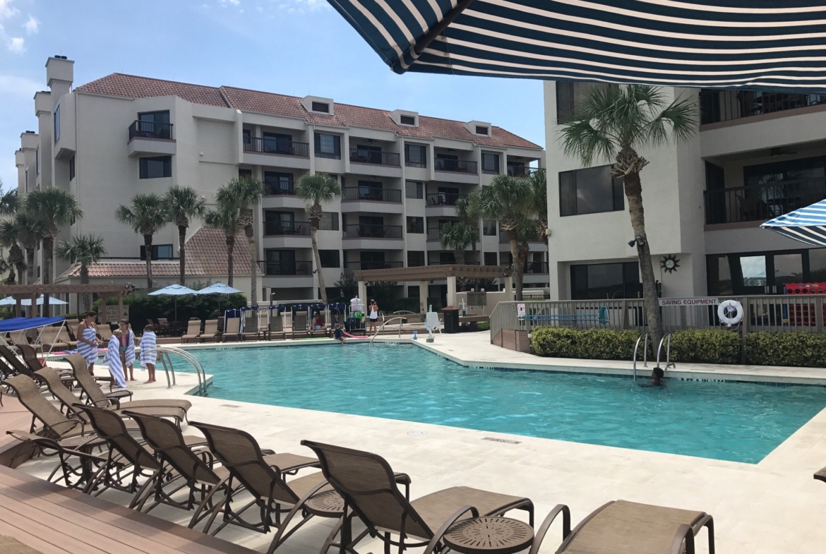 Marriott's Sunset Pointe At Shelter Cove Pool
