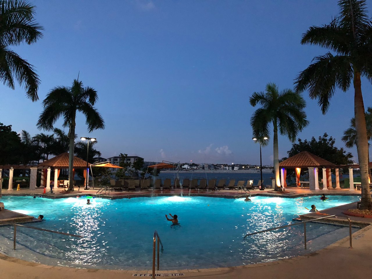 Marriott's Villas At Doral Pool Area
