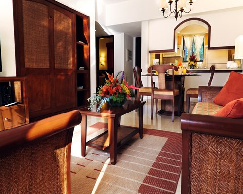 Royal Cancun luxury living room