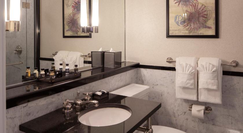 The Manhattan Club Bathroom