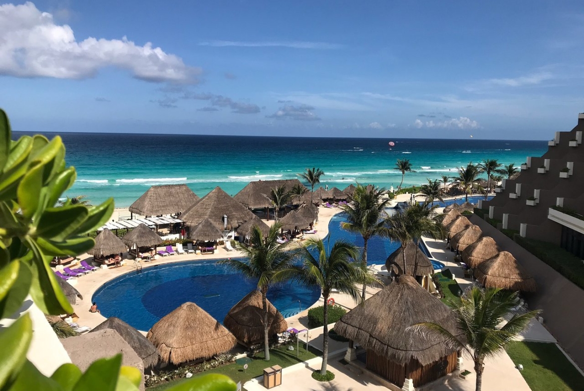 Gran Melia Cancun Pool