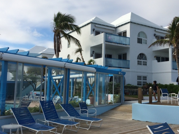 Paradise Island Beach Club Lounge