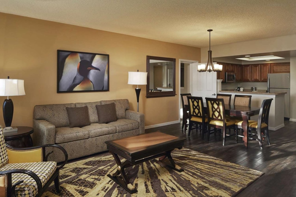 hilton grand vacations seaworld living room