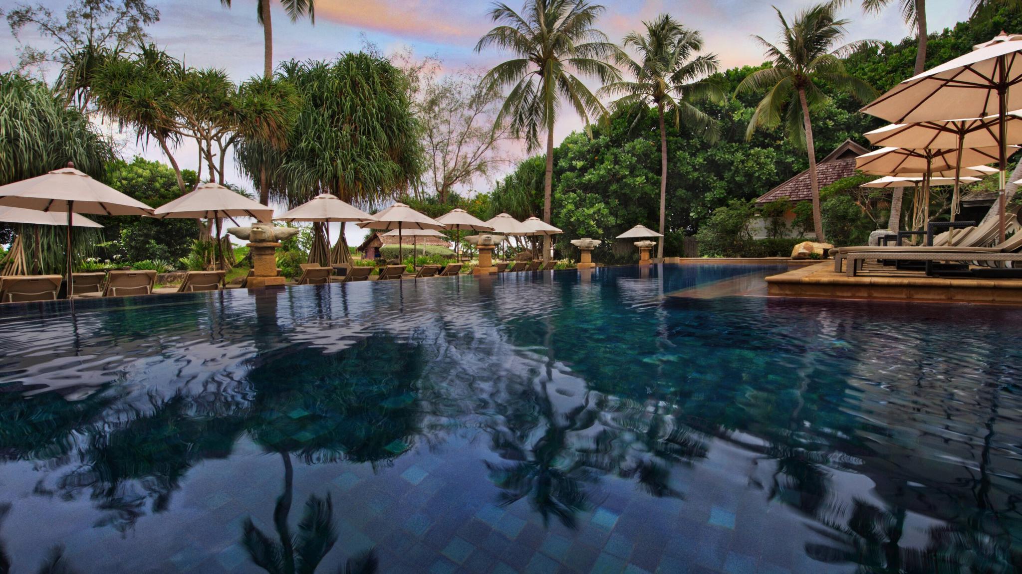 Marriott’s Phuket Beach Club