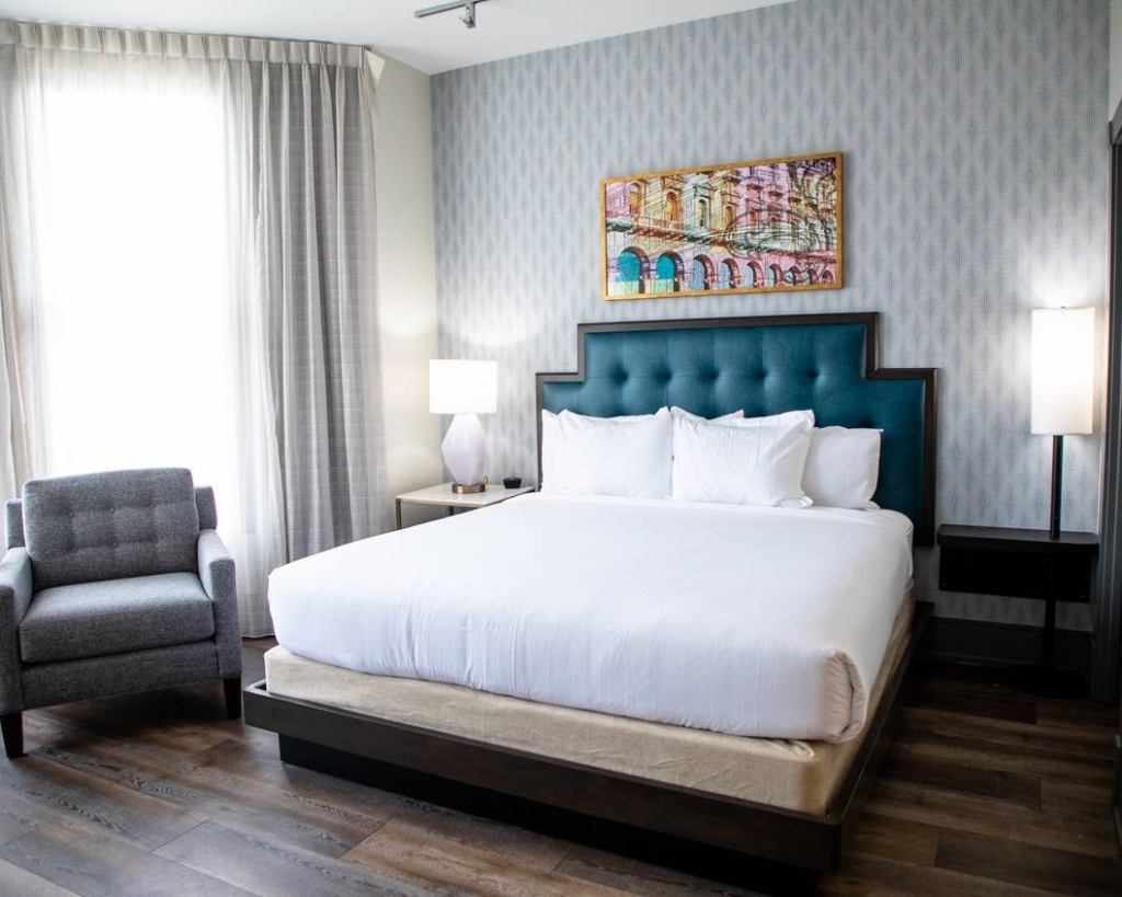 holiday inn new orleans bedroom