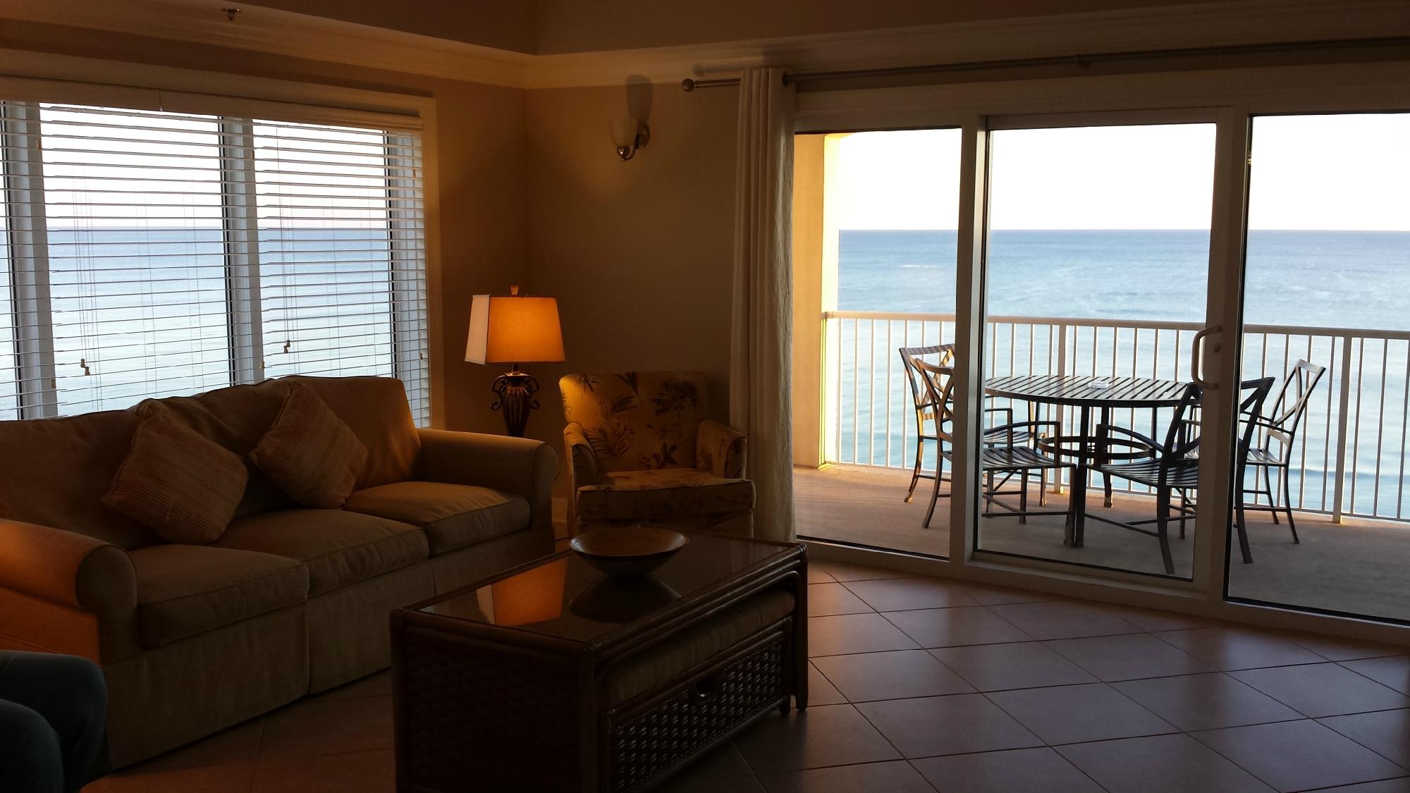 Escapes! To The Gulf At Orange Beach living room