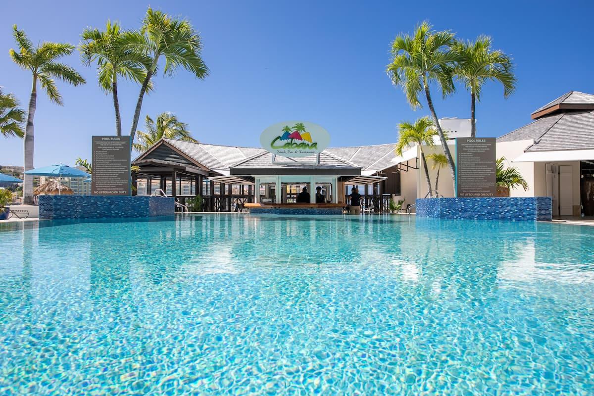 Royal Palm Beach Club- St. Maarten pool bar
