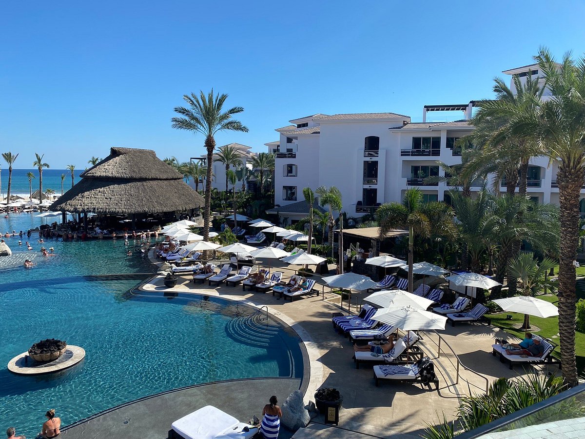 Cabo Azul Resort & Spa Pool Bar