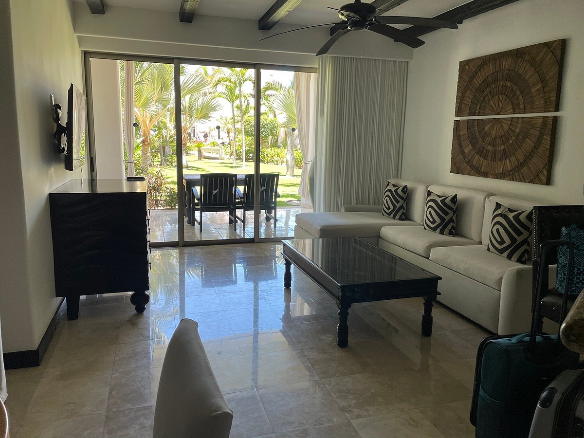 Cabo Azul Resort & Spa Living Room