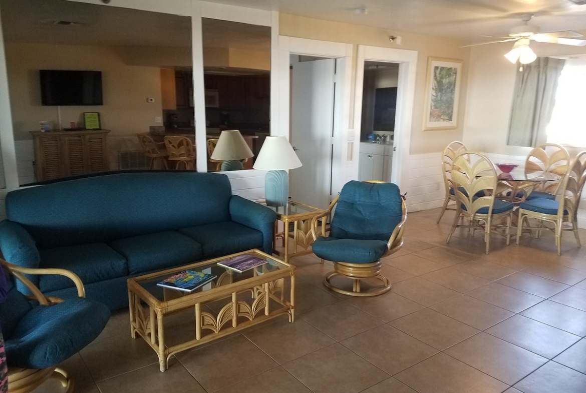 Commodore Beach Club living room