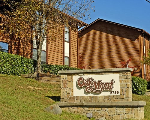 Oakmont Resort Exterior