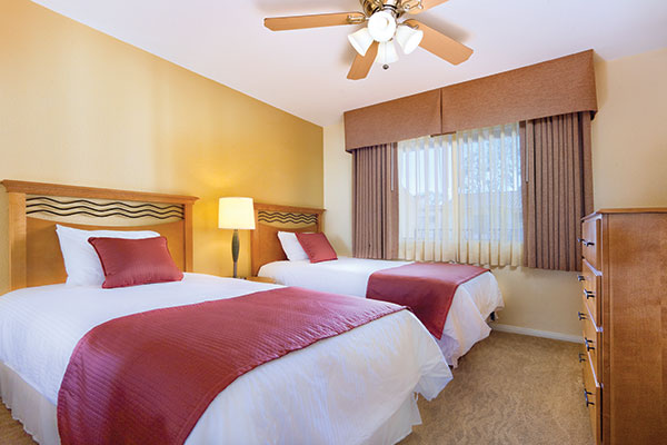Dolphins Cove Resort bedroom