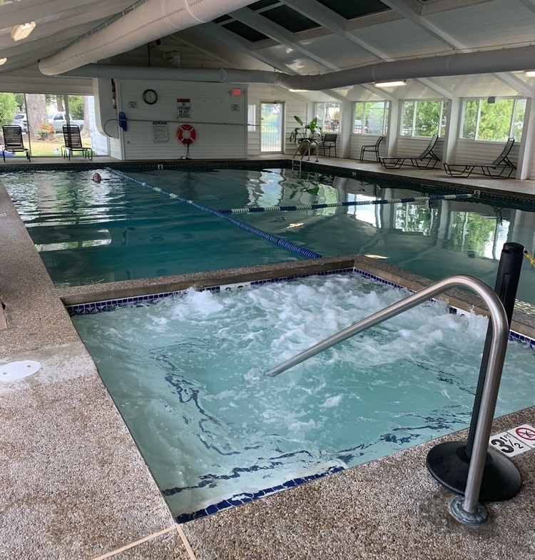 Eastern Slope Inn indoor pool
